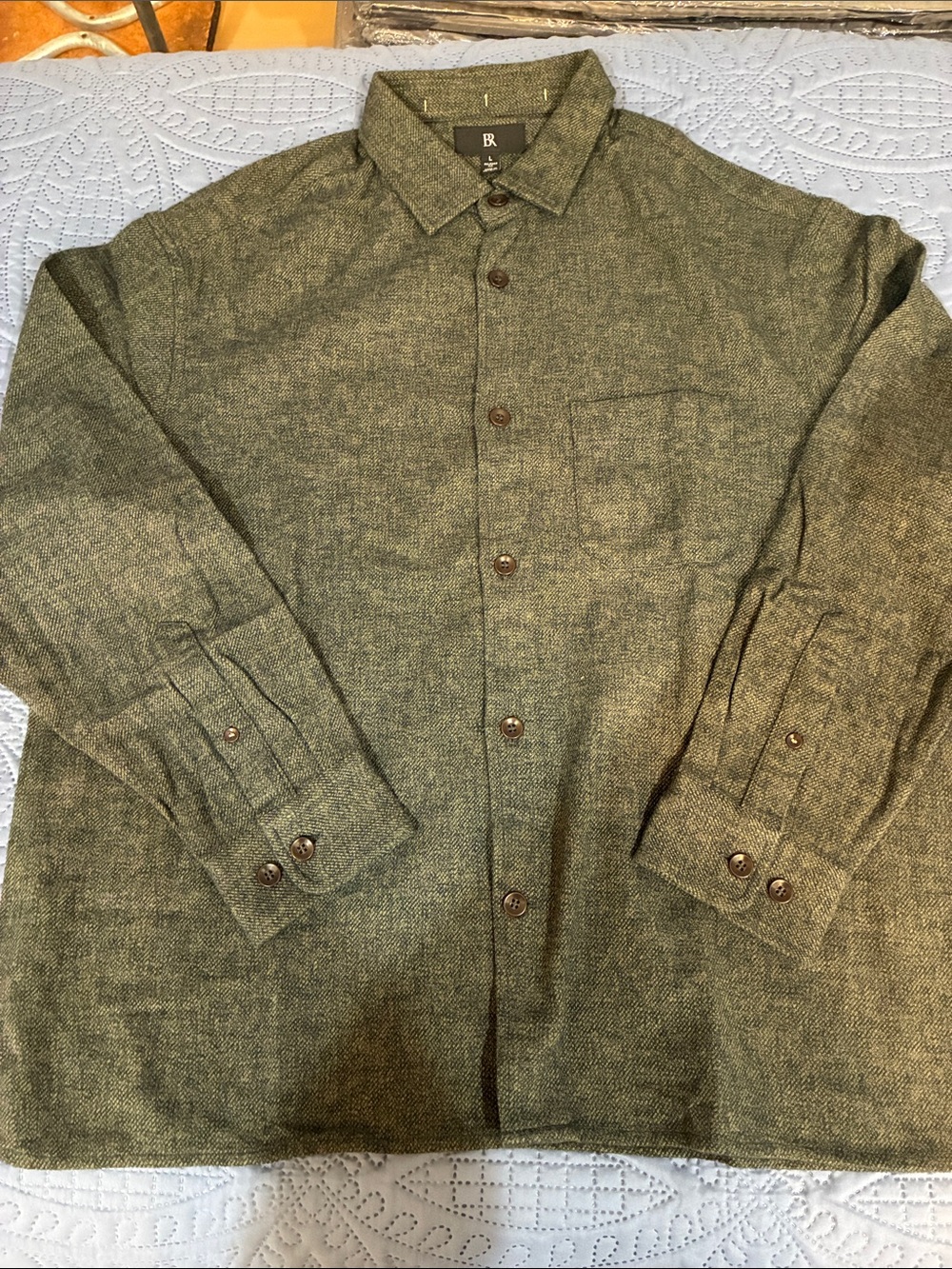 Banana Republic Olive Herringbone Button-Up Shirt  Great shirt jacket or shirt